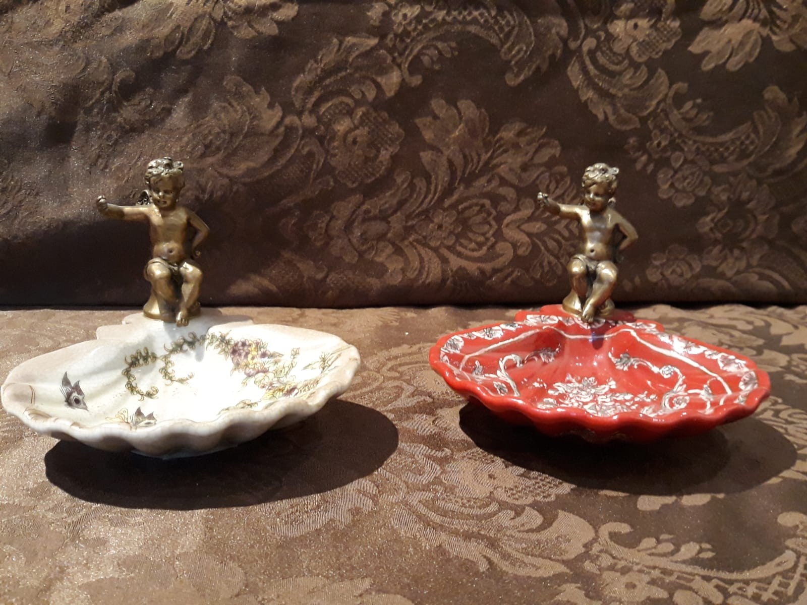 Muschelschale mit Engel