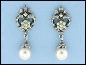 Nostalgisch barocke Ohrhänger mit großer Perle 