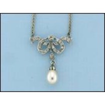 Nostalgisch barockes Collier "Perle"